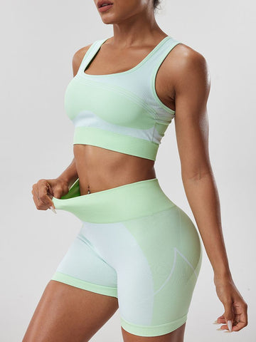 ZASUWA Female Scrunch Bum with Chest Pads Elastic Tight Short Tracksuit