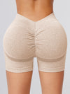 ZASUWA Female Deep V Back Scrunch Bum Seamless Shorts