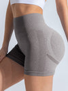 ZASUWA Female Seamless Deep V Back Scrunch Bum Shorts