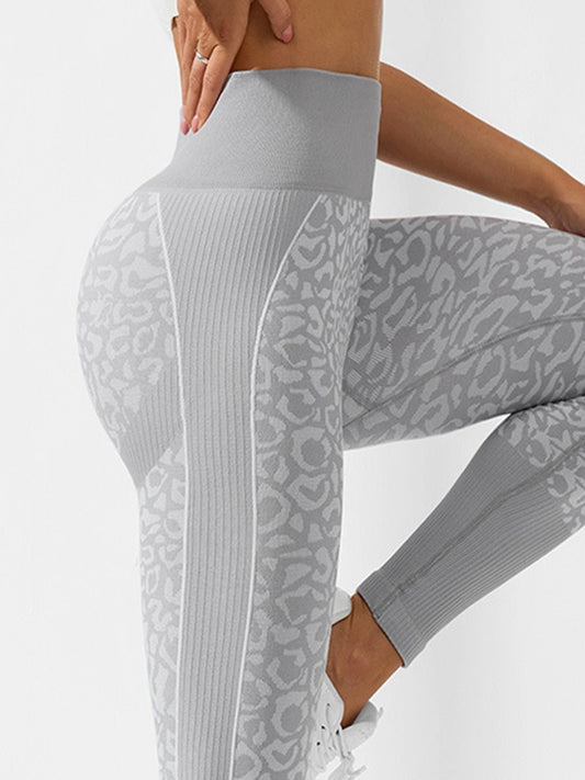 ZASUWA Female Seamless Leopard Print Booty Leggings