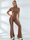 Jumpsuit mit Reißverschluss und Kontraststreifen