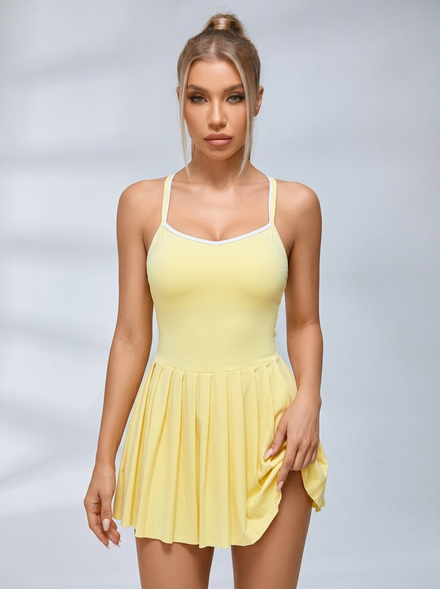 Tennis-Kleid mit Herzförmigem Ausschnitt und Kontrastpaspelierung