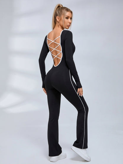 Ausgestellter Jumpsuit mit überkreuztem Rücken