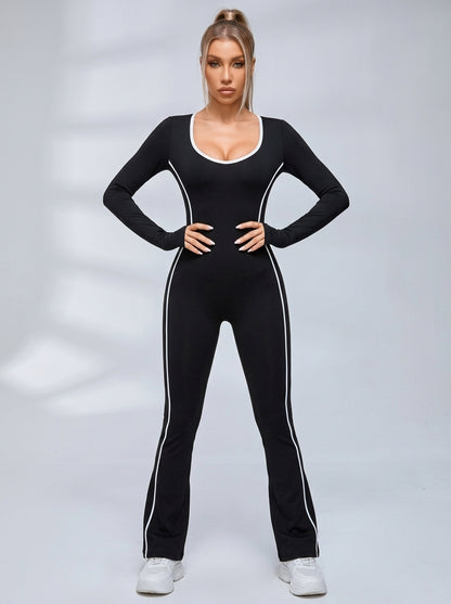 Ausgestellter Jumpsuit mit überkreuztem Rücken
