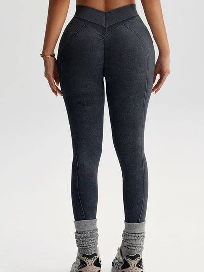 Leggings mit tiefem V-Rücken und Batikmuster