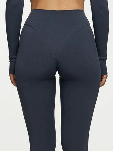 Super Twist Thumbhole Cropped Top